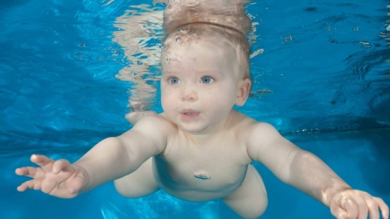 Babyschwimmen Sven Gruse Unterwasserfotografie-2