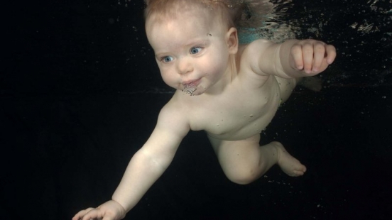 Babyschwimmen Sven Gruse Unterwasserfotografie-3